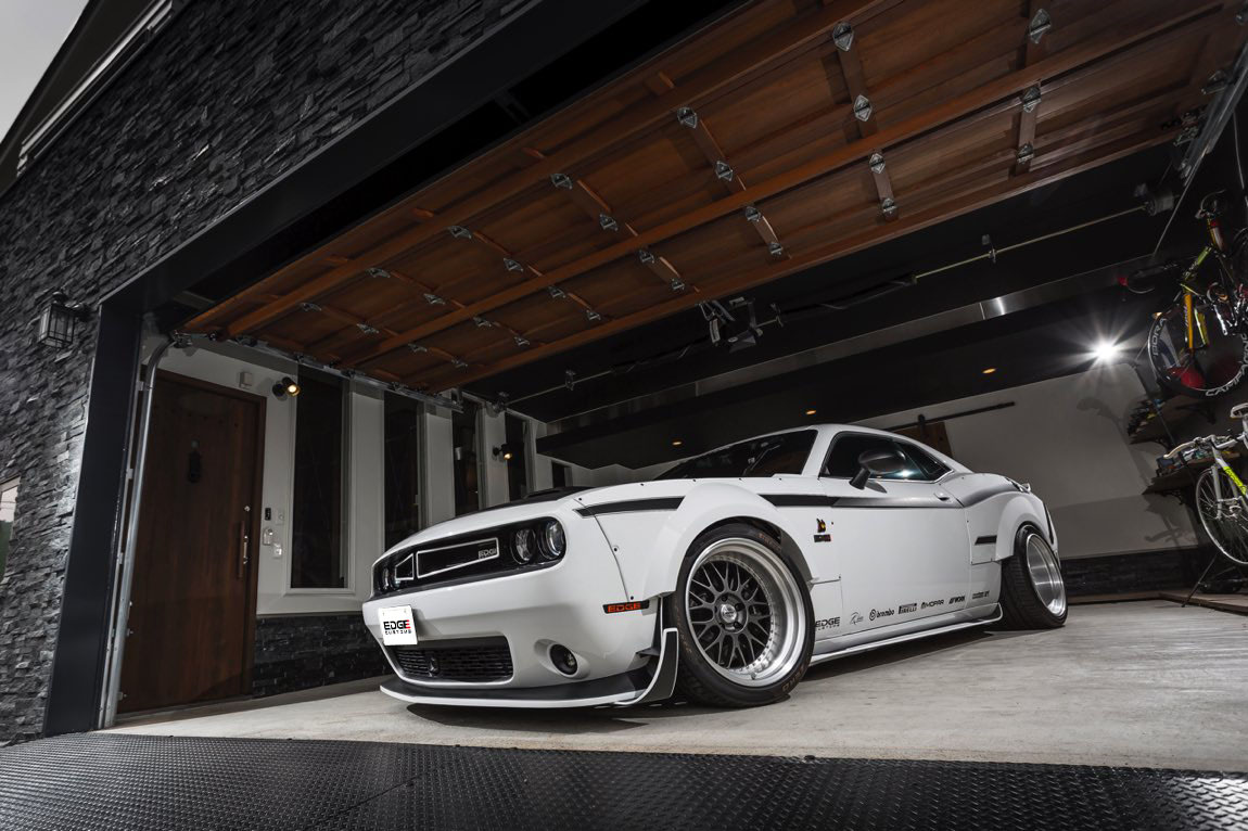 EDGE CUSTOMS Dodge Challenger R